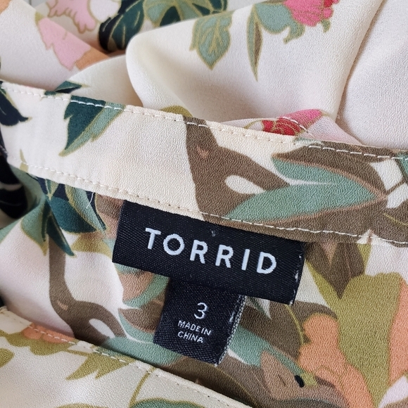 Torrid Floral Cap Sleeve Blouse Size 3X Zip Front Lightweight Top Feminine Flowy - Picture 8 of 10